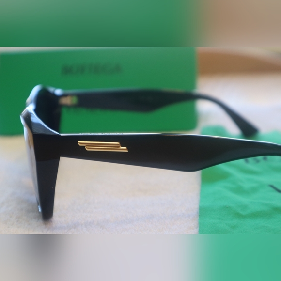 Bottega Veneta black sunglass - Picture 7 of 7